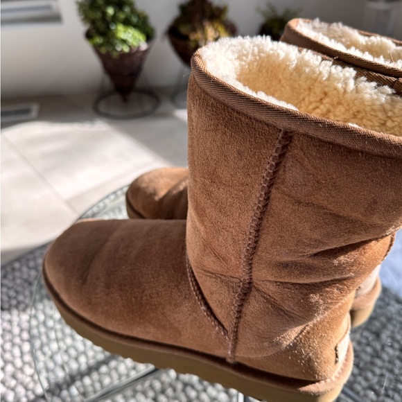 UGG Women's Classic Short ll Boots - Picture 4 of 9